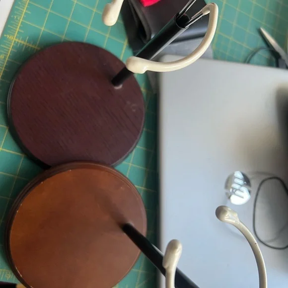 2 American girl/ pleasant company doll stands.Used vintage - Picture 5 of 6